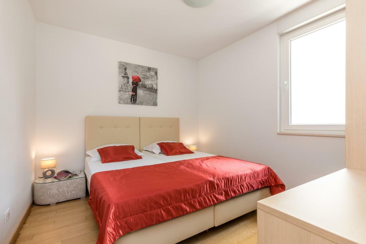 Apartment Marcela With Private Parking Split Kültér fotó