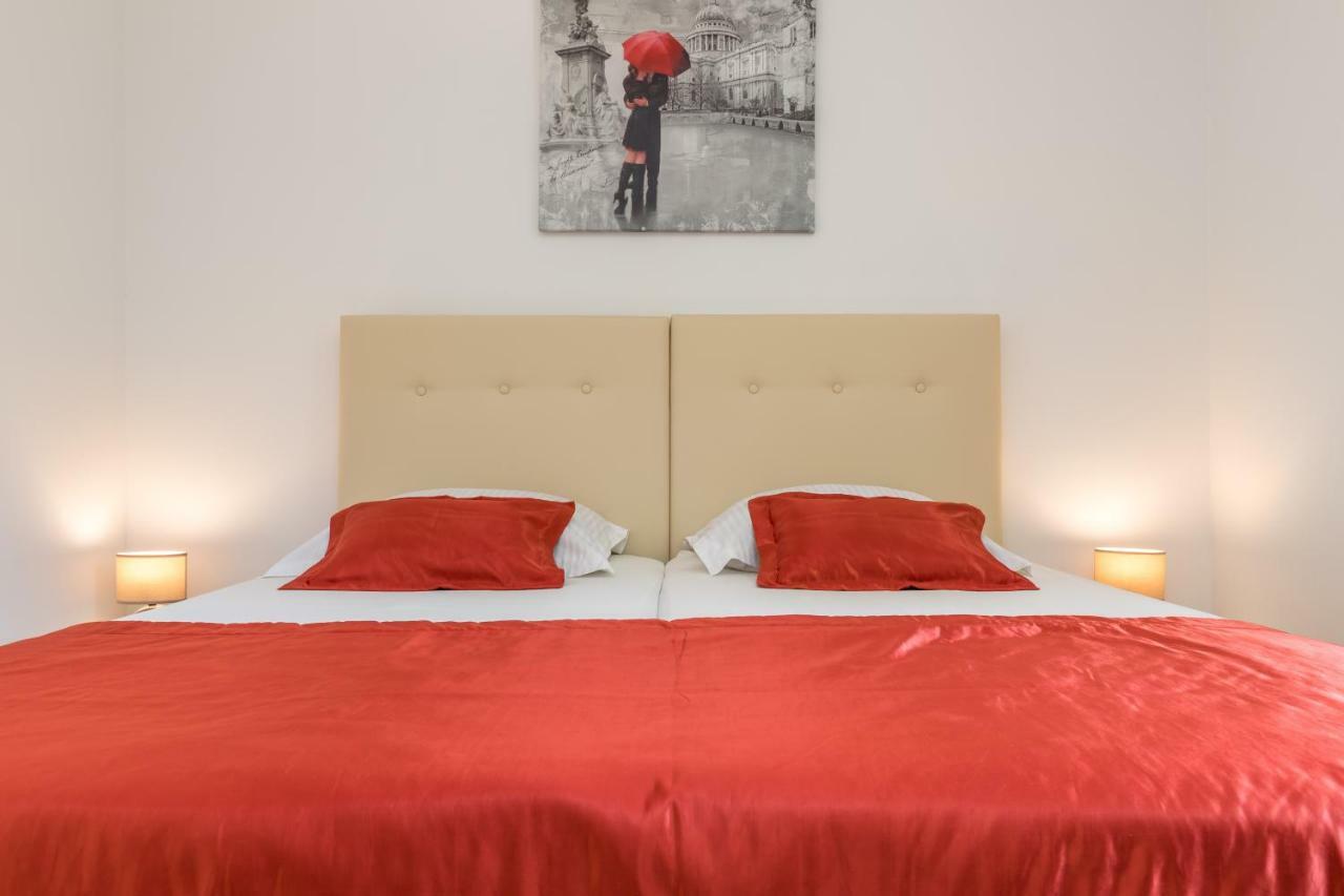 Apartment Marcela With Private Parking Split Kültér fotó